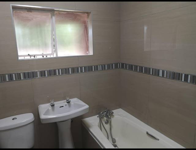 3 BEDROOM TOWNHOUSE TO LET IN DUNVERIA